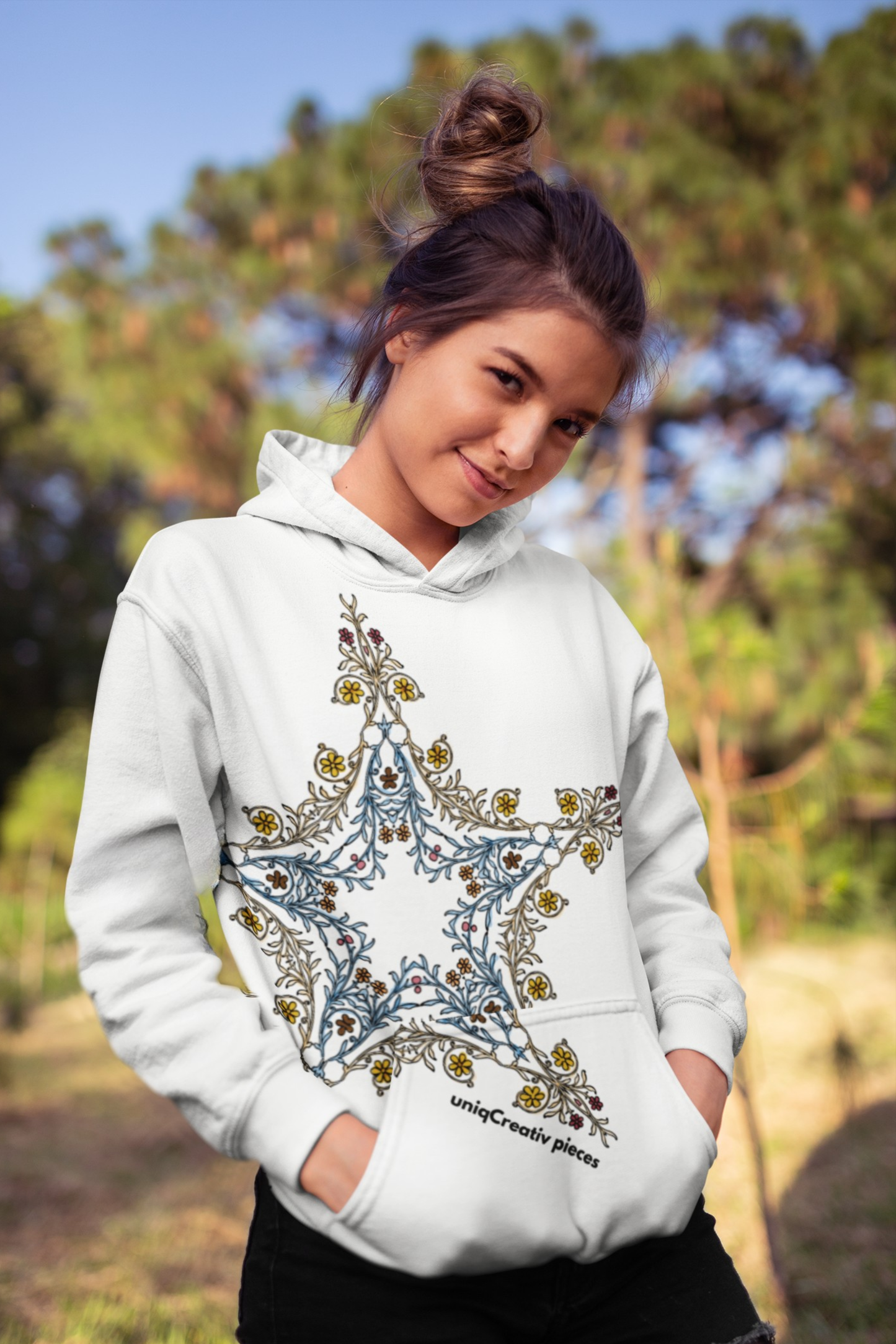 Stardust – Winter Oversized Hoodie mit Taschendruck