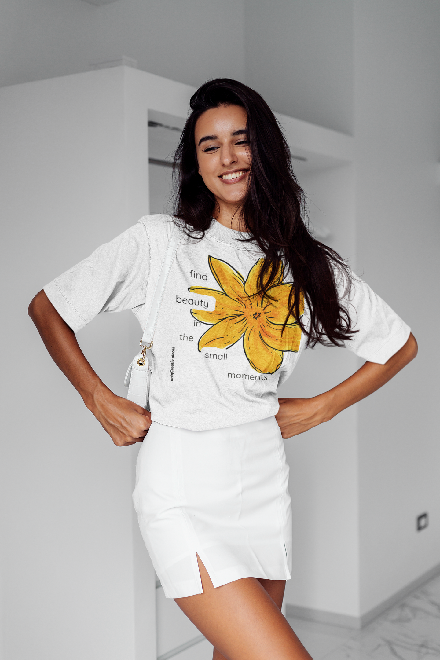 Jasmine Glow – Oversized T-Shirt