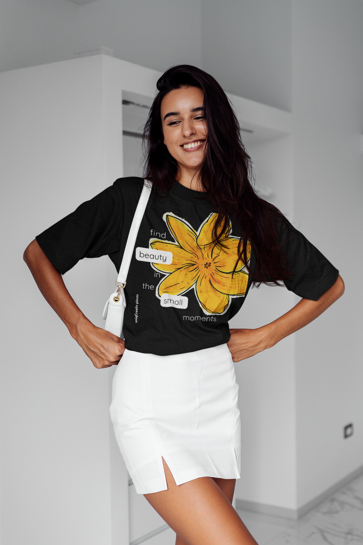 Jasmine Glow – Oversized T-Shirt